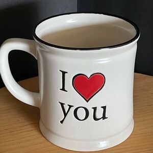 Spectrum Designz Mug “I ❤️(love) You” — Like New Condition